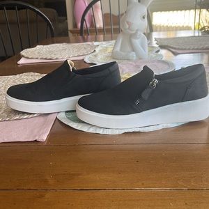 White mountain doubly slip on sneakers size 7